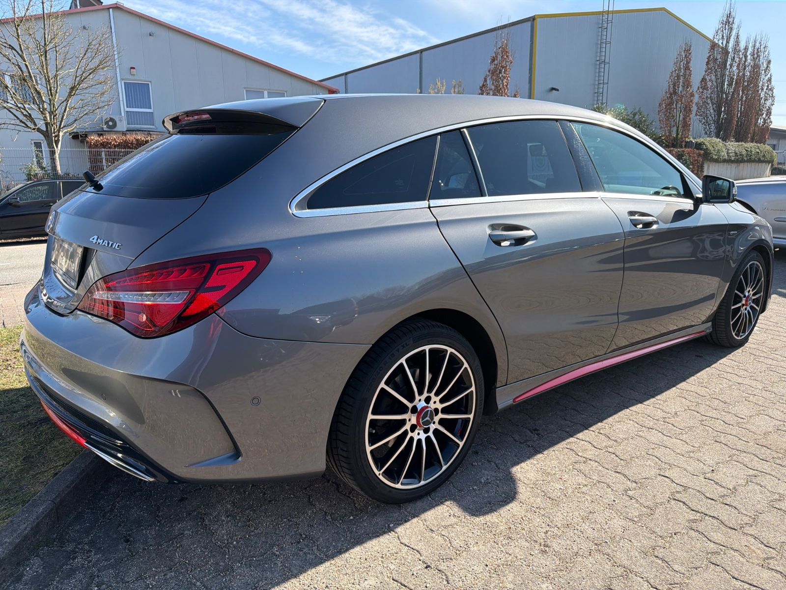 Mercedes-Benz CLA 220 CLA -Klasse Shooting Brake 4Matic AMGlin foto 4