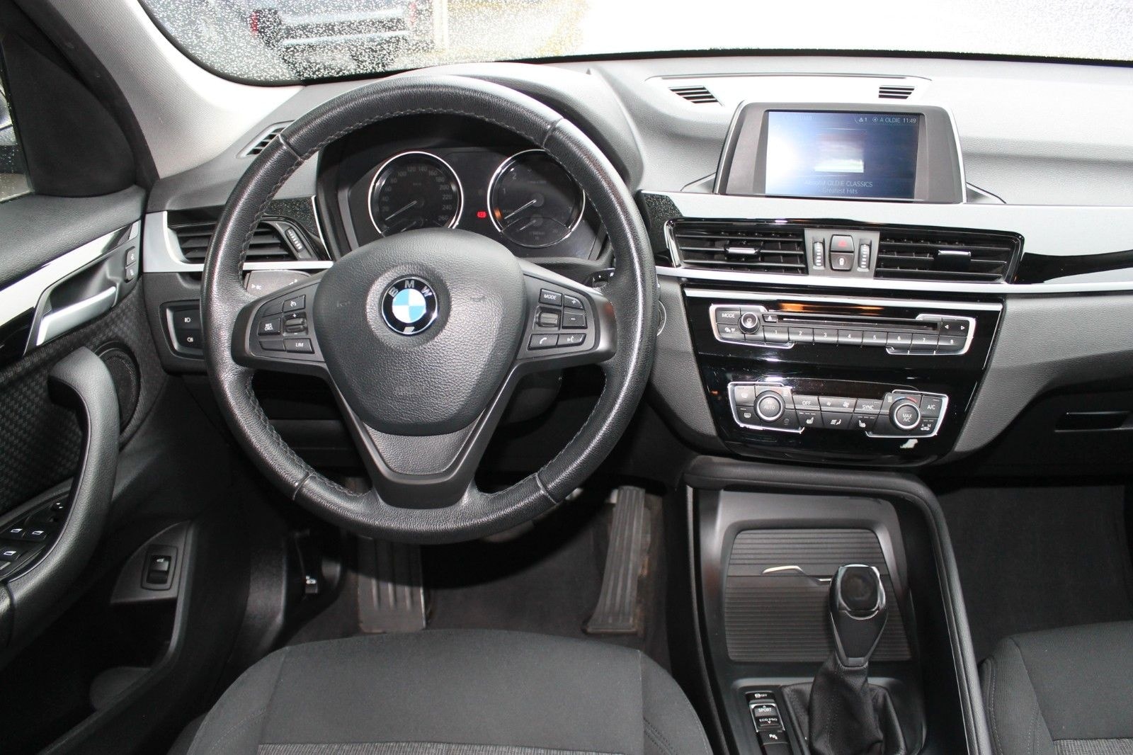BMW X1 sDr 18i Advantage LED, KAM, PDC, PANO, AHK foto 11