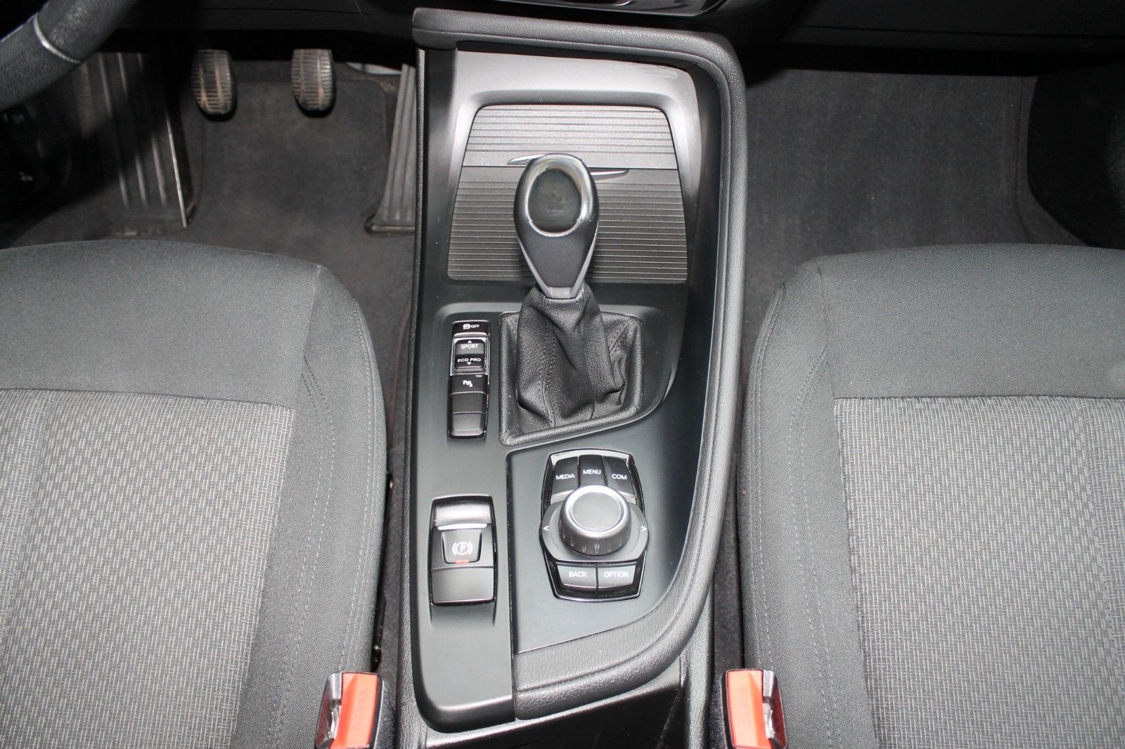 BMW X1 sDr 18i Advantage LED, KAM, PDC, PANO, AHK foto 15