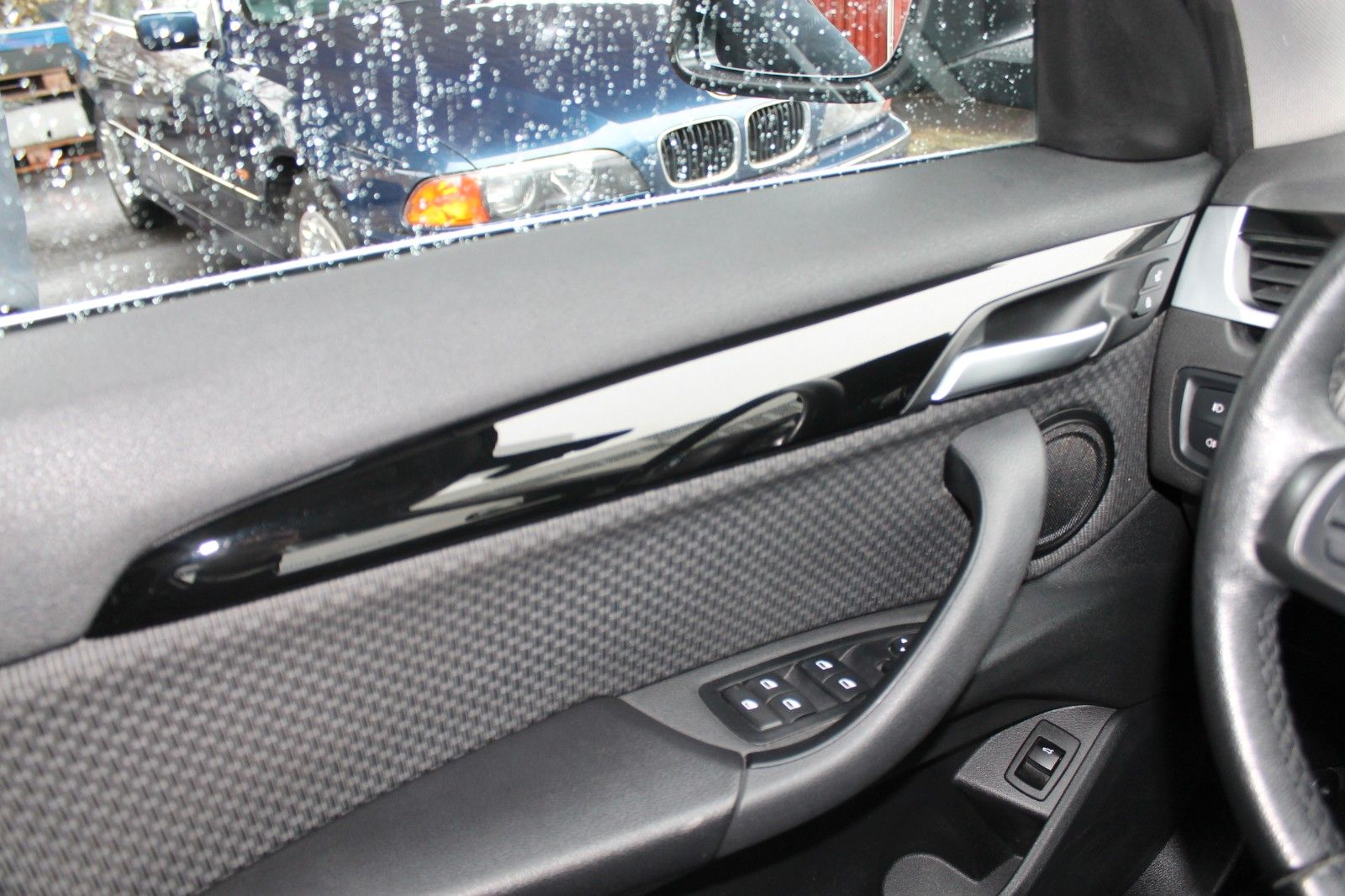 BMW X1 sDr 18i Advantage LED, KAM, PDC, PANO, AHK foto 16