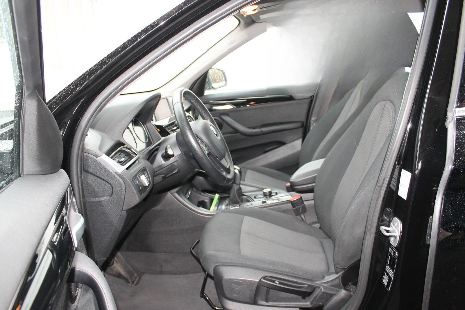 BMW X1 sDr 18i Advantage LED, KAM, PDC, PANO, AHK foto 9