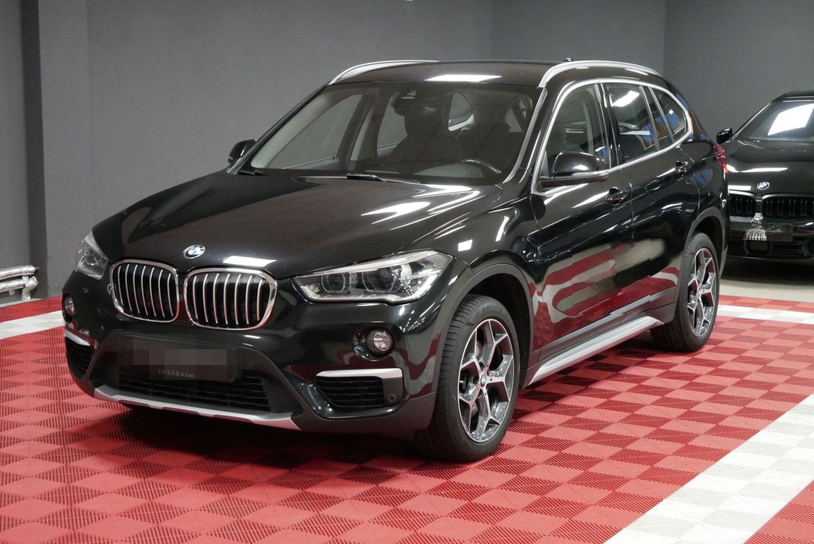 BMW X1 xDrive 20d xLine LED AHK RFK NAVI SHZ foto 1