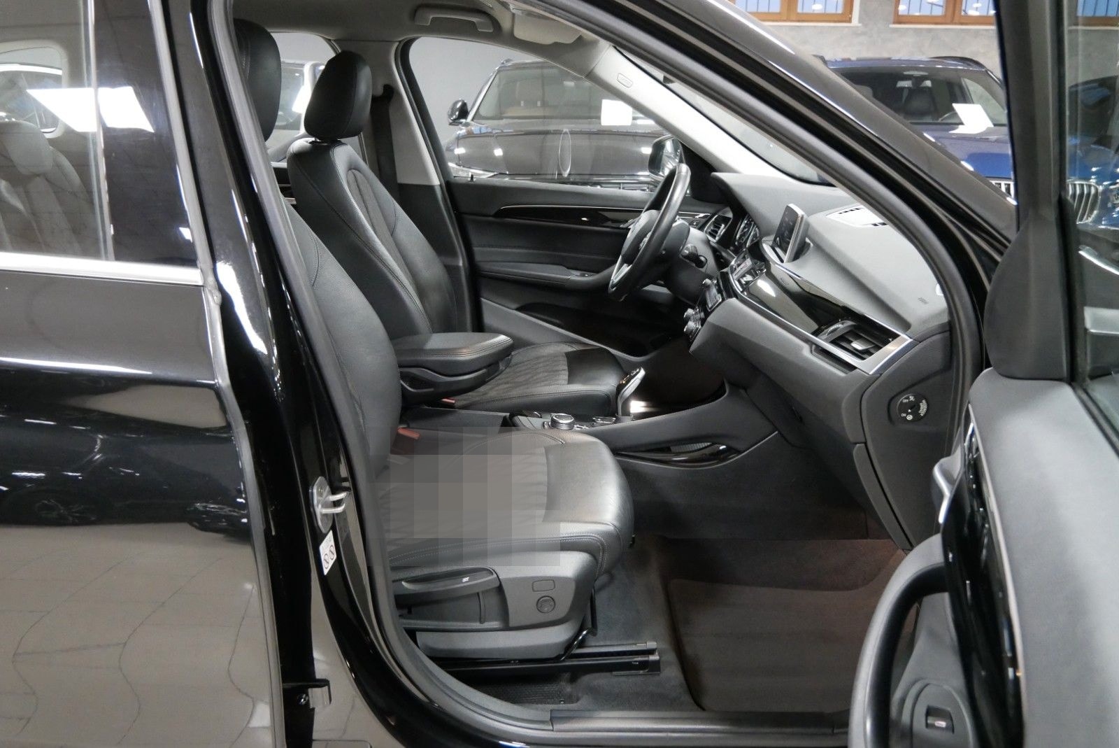 BMW X1 xDrive 20d xLine LED AHK RFK NAVI SHZ foto 8