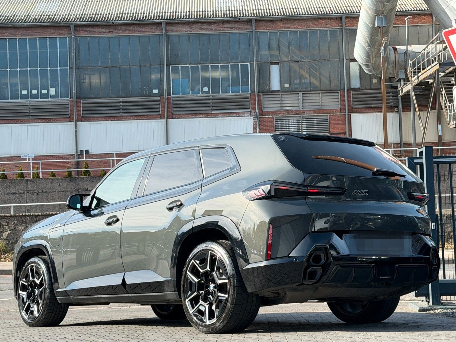 BMW XM 50 e Aut. Bowers & Wilkins - Iconic Glow /// foto 8