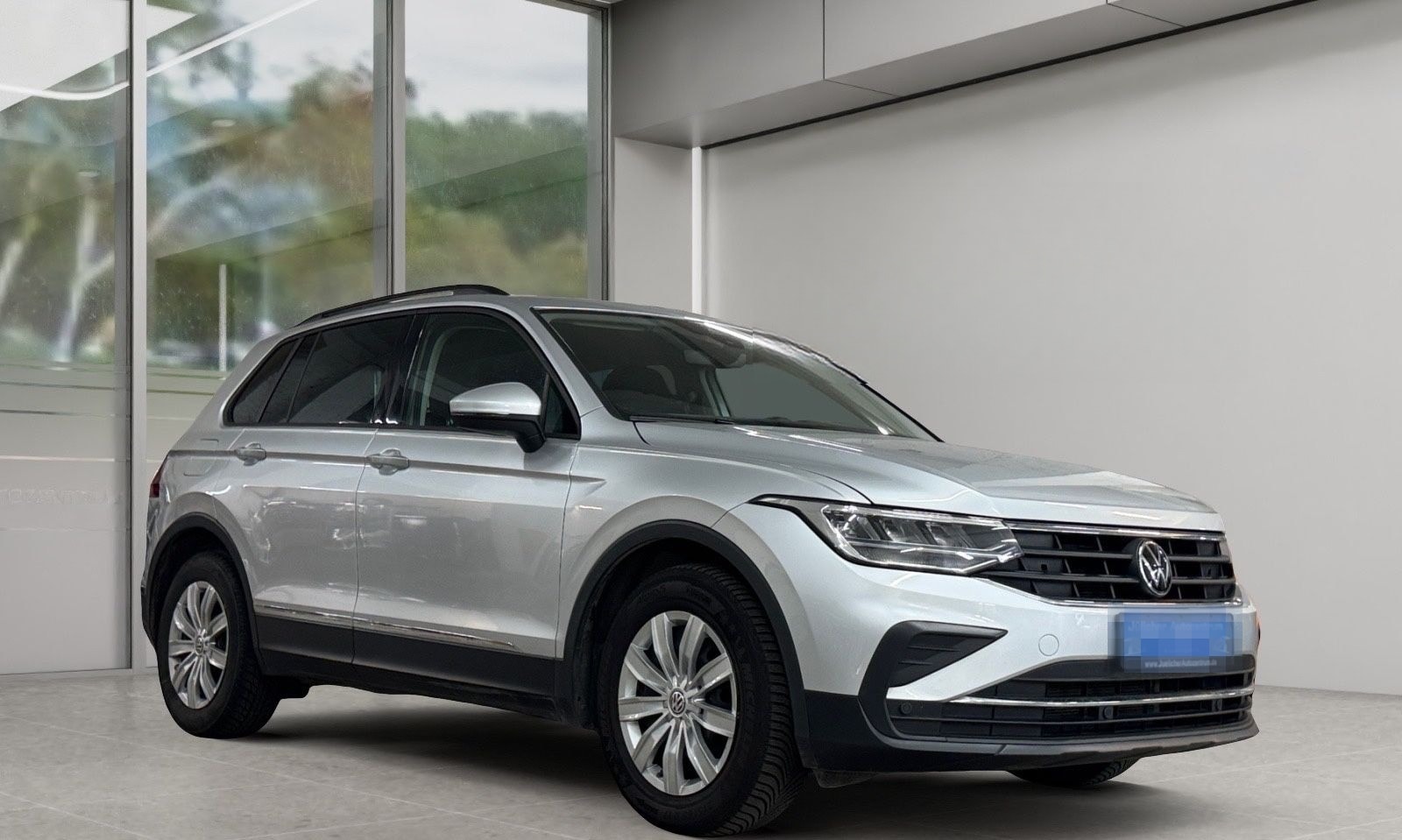 Volkswagen Tiguan Life Aut., 2.Hand, Insp+Tüv Neu foto 1