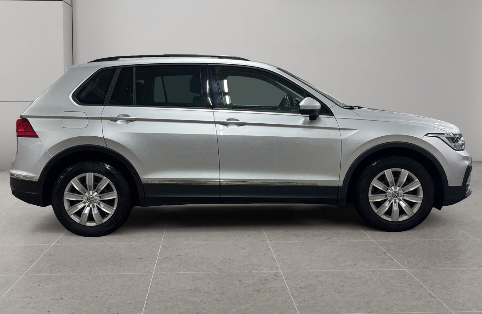 Volkswagen Tiguan Life Aut., 2.Hand, Insp+Tüv Neu foto 2