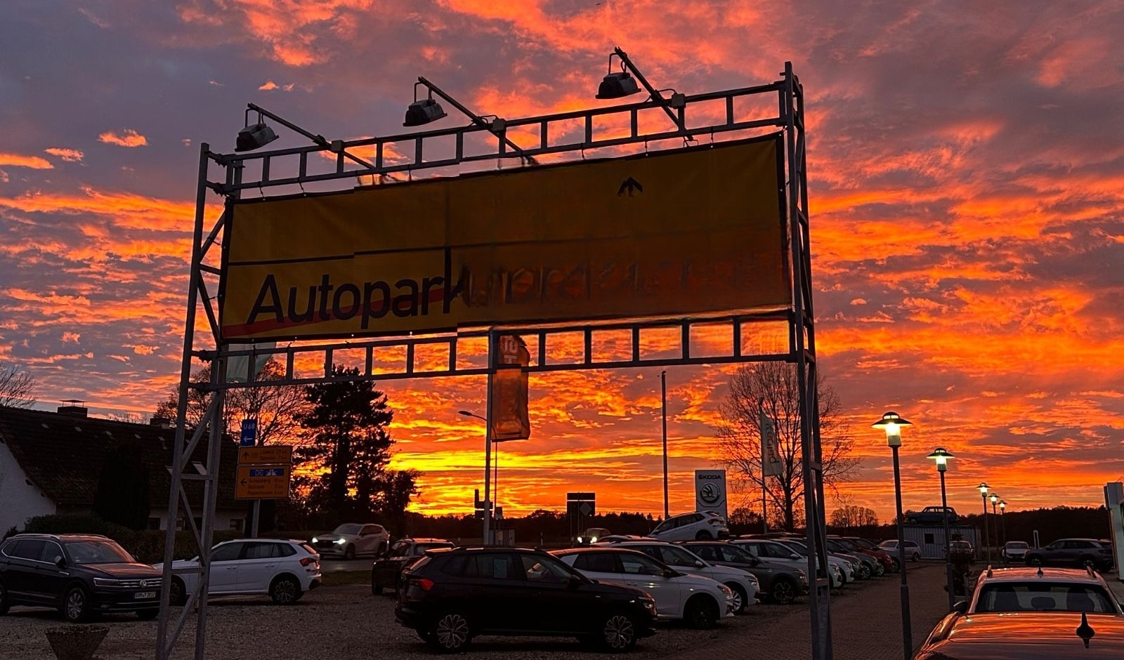 Volkswagen Touran 2,0 TDI BMT DSG *1.HAND*NAVI*SHZ* foto 23