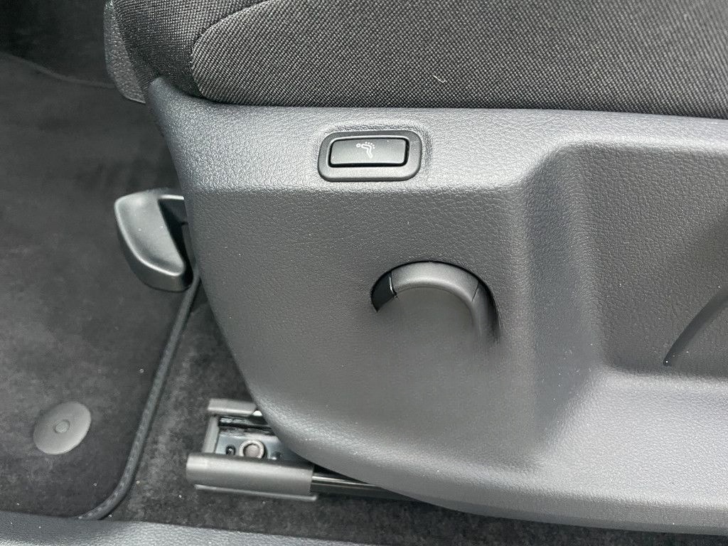 Volkswagen Touran 1.5 TSI Highline DSG+LED+CLIMAT+APP+NAV foto 7