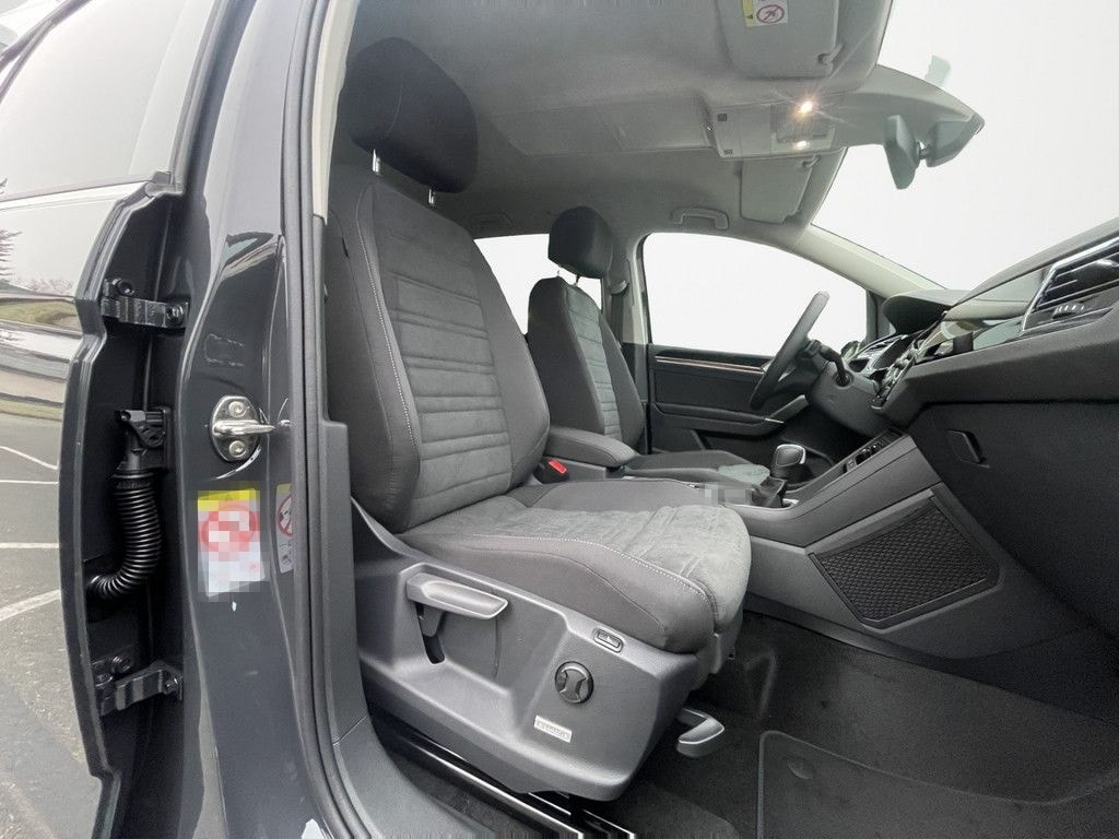 Volkswagen Touran 1.5 TSI Highline DSG+LED+CLIMAT+APP+NAV foto 8