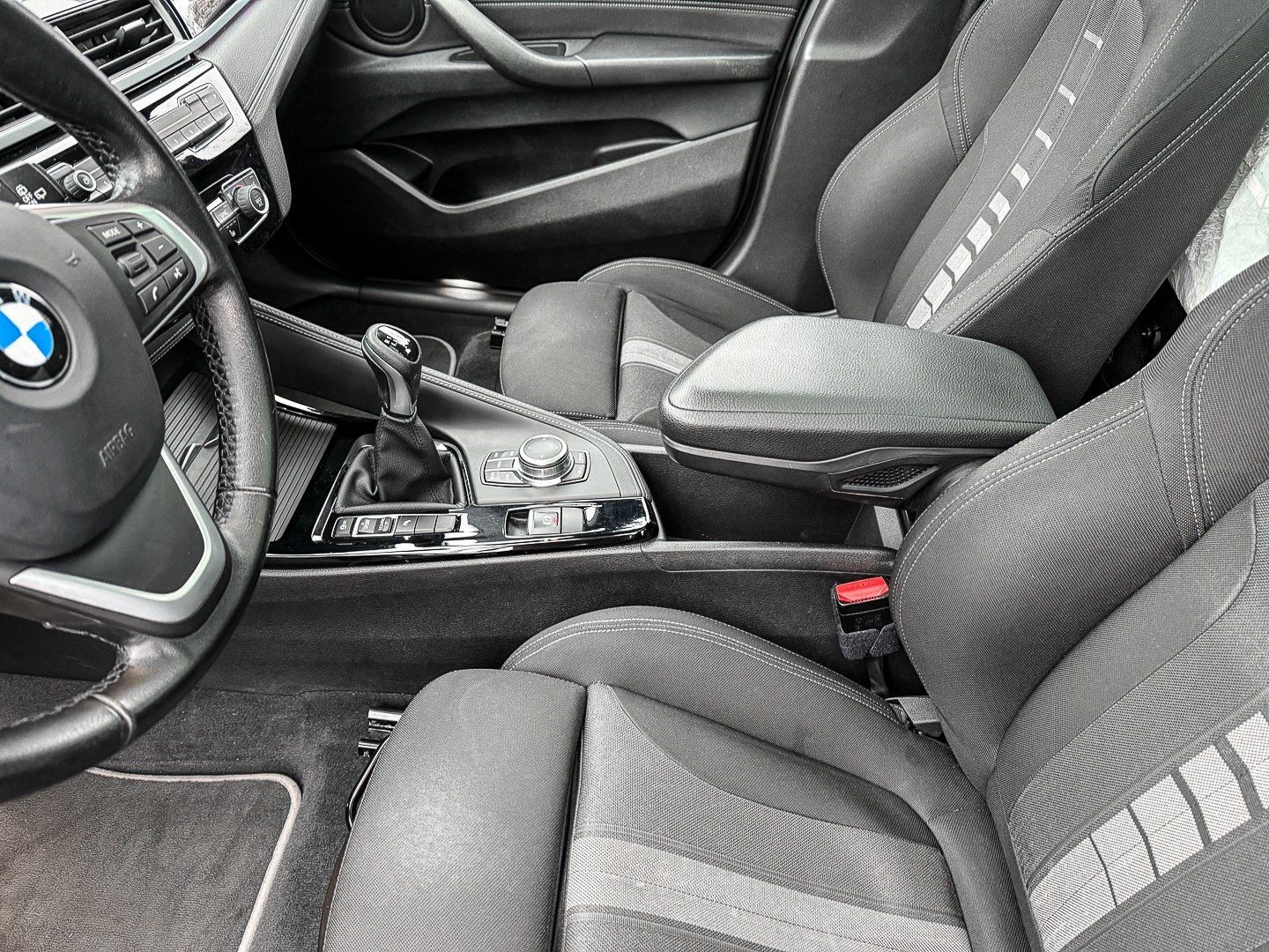 BMW X2 sDrive18d PANO+RFK+NAVI+LED+PDC+DAB foto 11