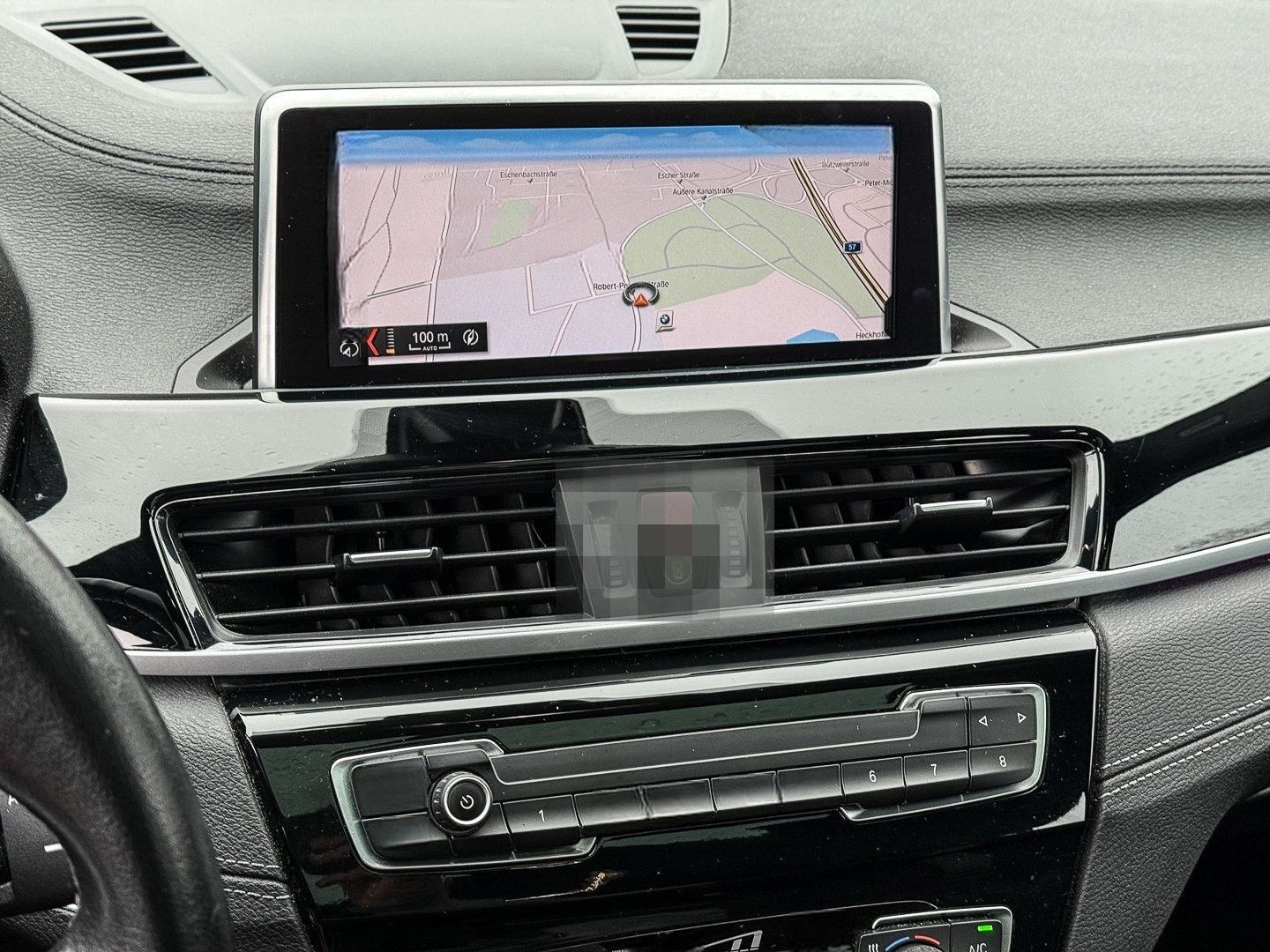 BMW X2 sDrive18d PANO+RFK+NAVI+LED+PDC+DAB foto 12