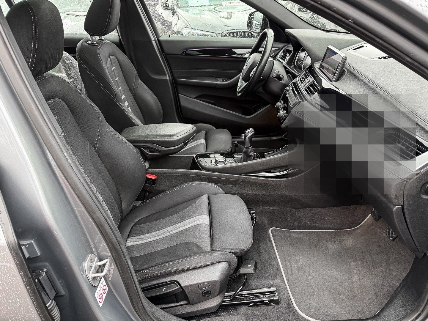 BMW X2 sDrive18d PANO+RFK+NAVI+LED+PDC+DAB foto 8