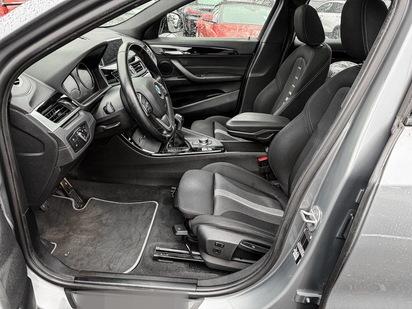 BMW X2 sDrive18d PANO+RFK+NAVI+LED+PDC+DAB foto 10