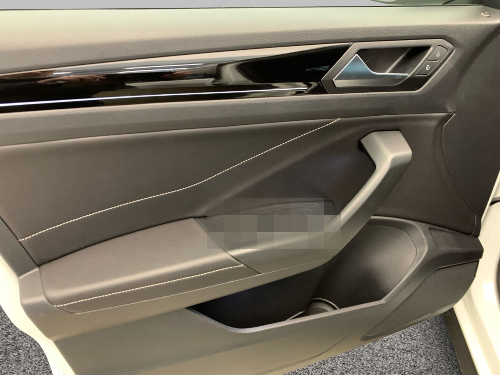 Volkswagen T-Roc R-Line 1.0 TSI *LED*ACC*NAVI*SHZ*MASSAGE* foto 10