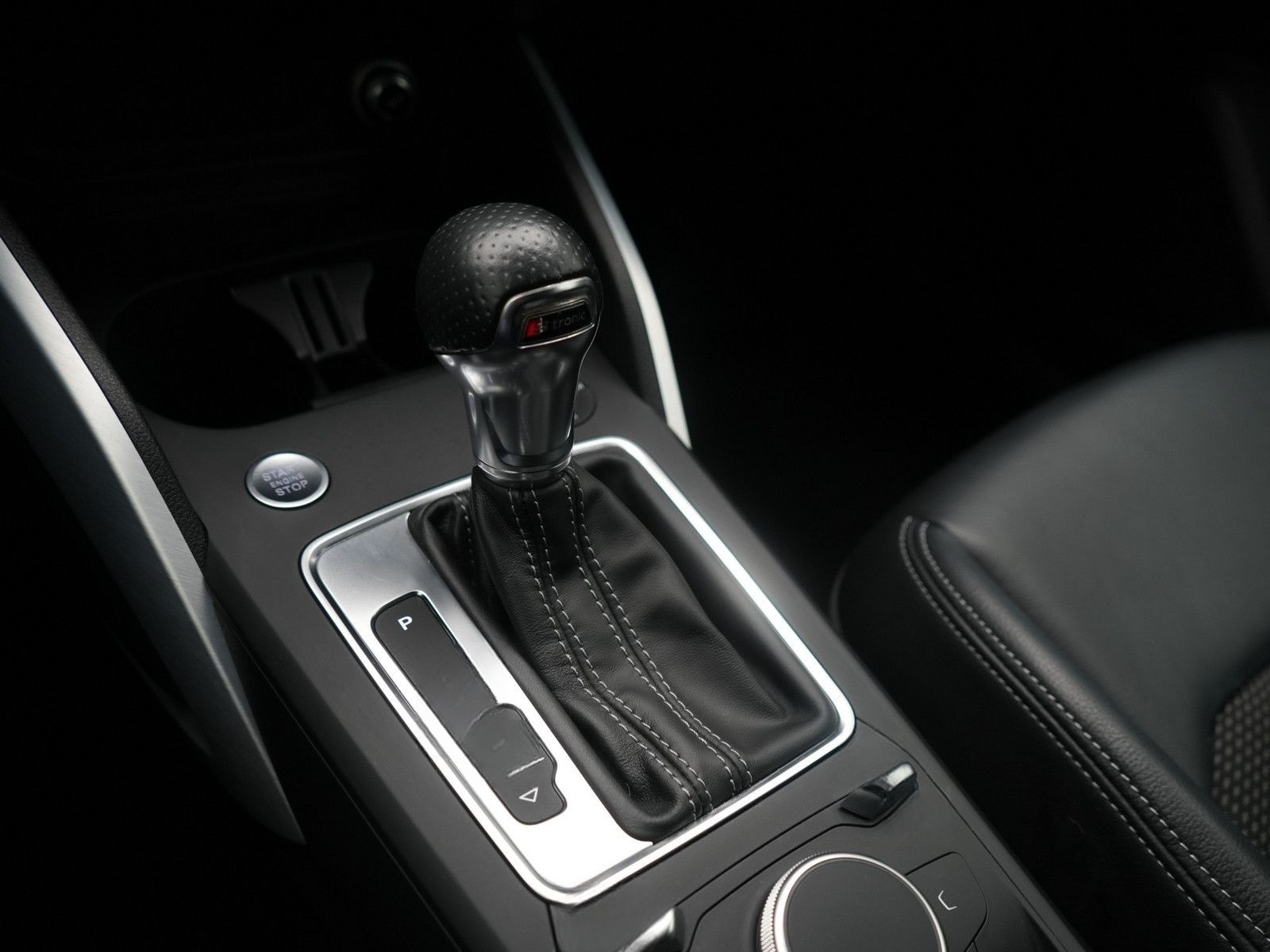 Audi Q2 quattro S line S-TRON AHK LEDER NAVI LED SHZ foto 7