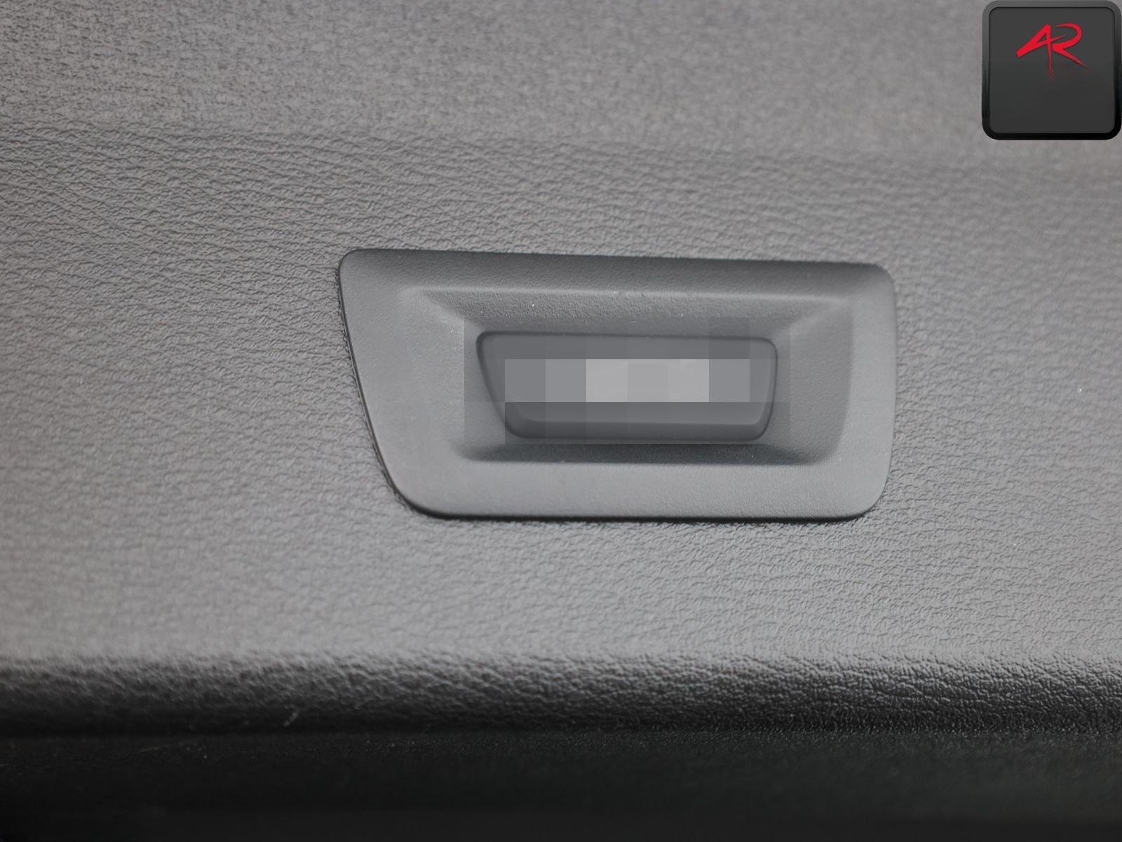 BMW X1 xDrive18d M SPORT SHADOW KAMERA,PANO,AHK,SH foto 24