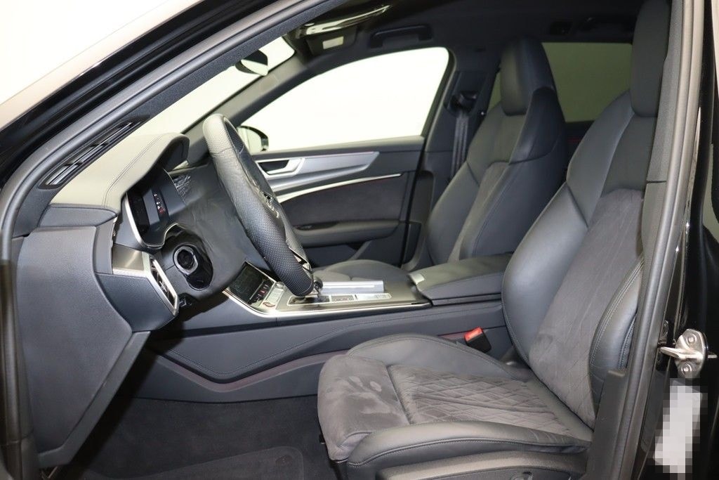 Audi RS6 Avant 4.0 TFSI quattro . LED Navi B&O AHK foto 9