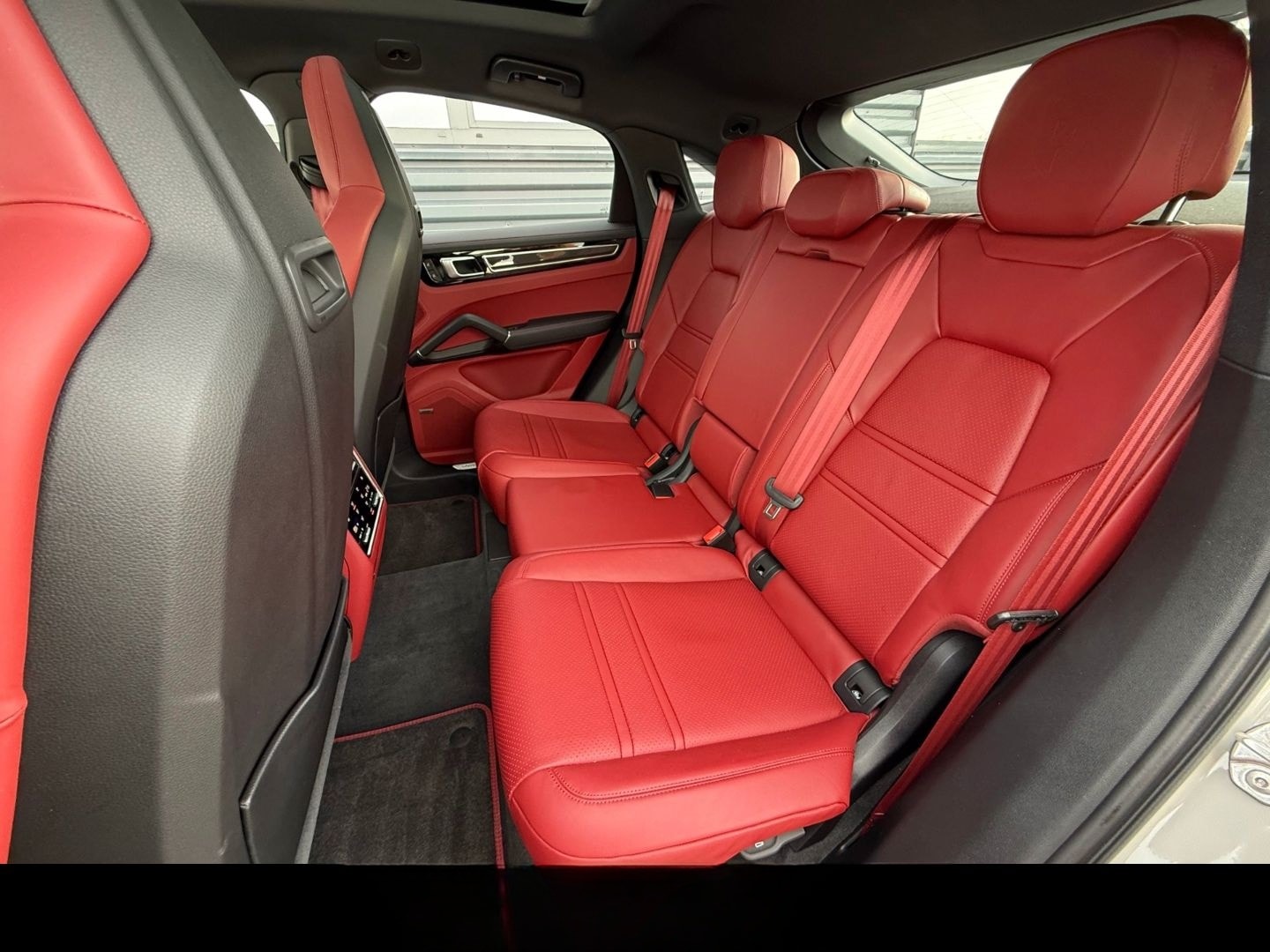 Porsche Cayenne Coupe Platinum Edition*INNO*HAL*SPORTABG foto 19