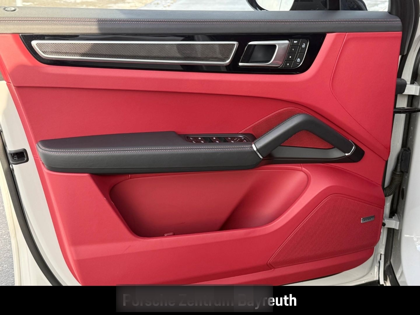 Porsche Cayenne Coupe Platinum Edition*INNO*HAL*SPORTABG foto 24