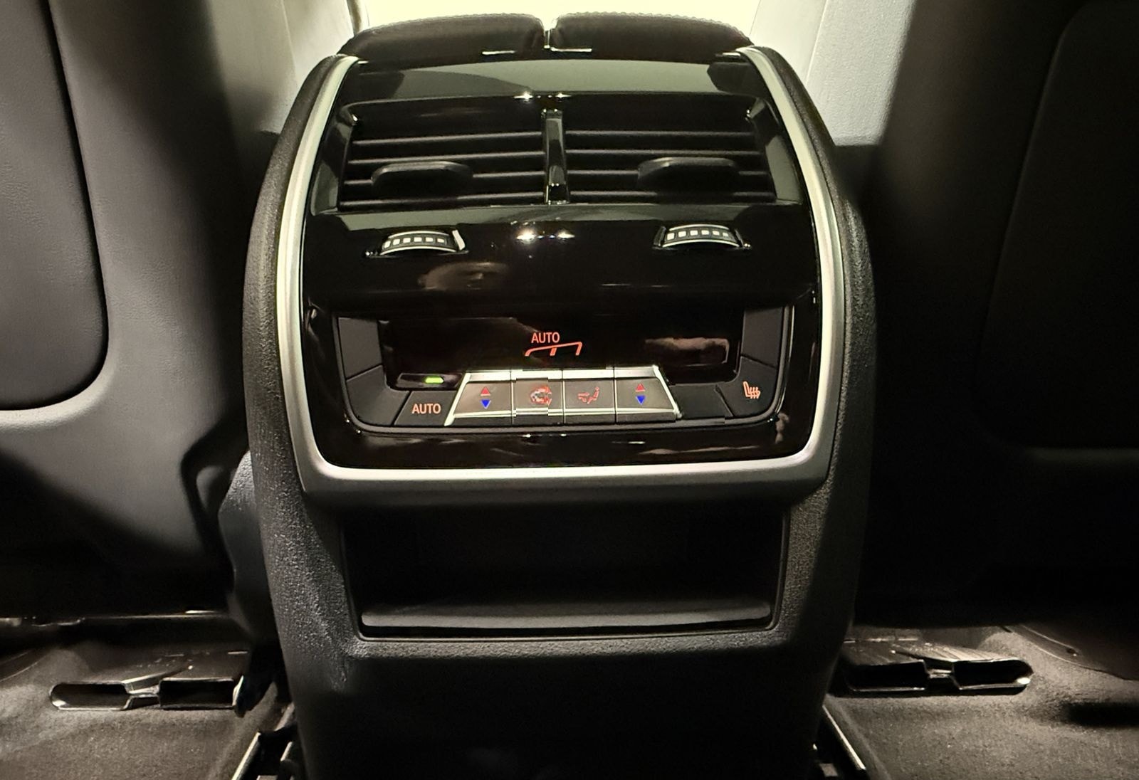 BMW X6 xDrive40d M Sportpaket Pro Luftfeder Standhzg foto 17