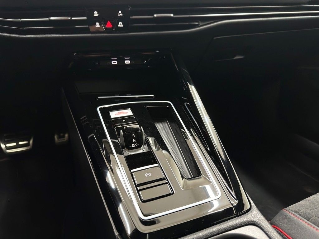 Volkswagen Golf VIII 2.0 TSI DSG GTI Clubsport DCC PANO*IQ. foto 15