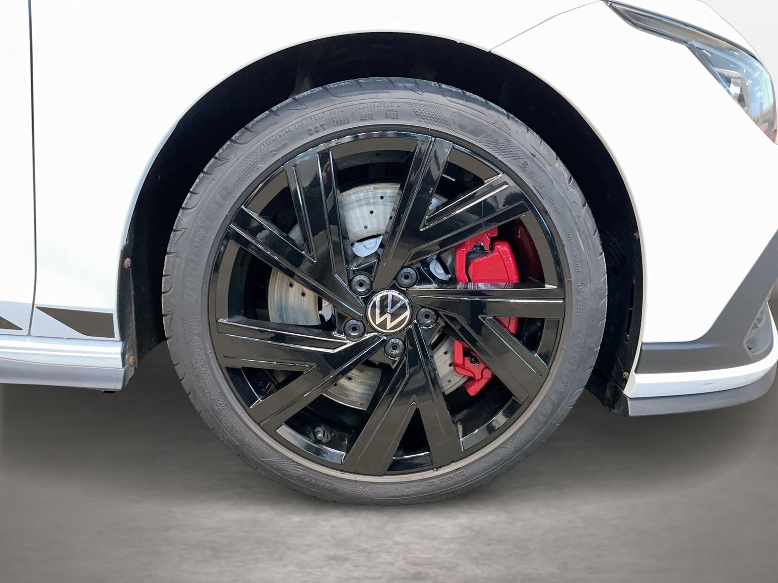 Volkswagen Golf VIII GTI Clubsport 2.0 TSI DSG ACC AUT Kam. foto 4