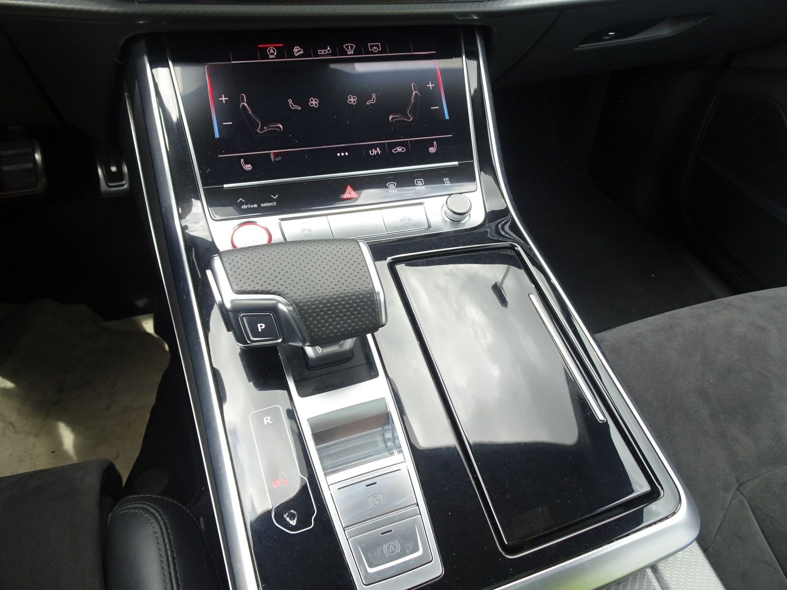 Audi RSQ8 4.0 TFSI quattro Matrix Sportaga Sthzg Pano foto 16