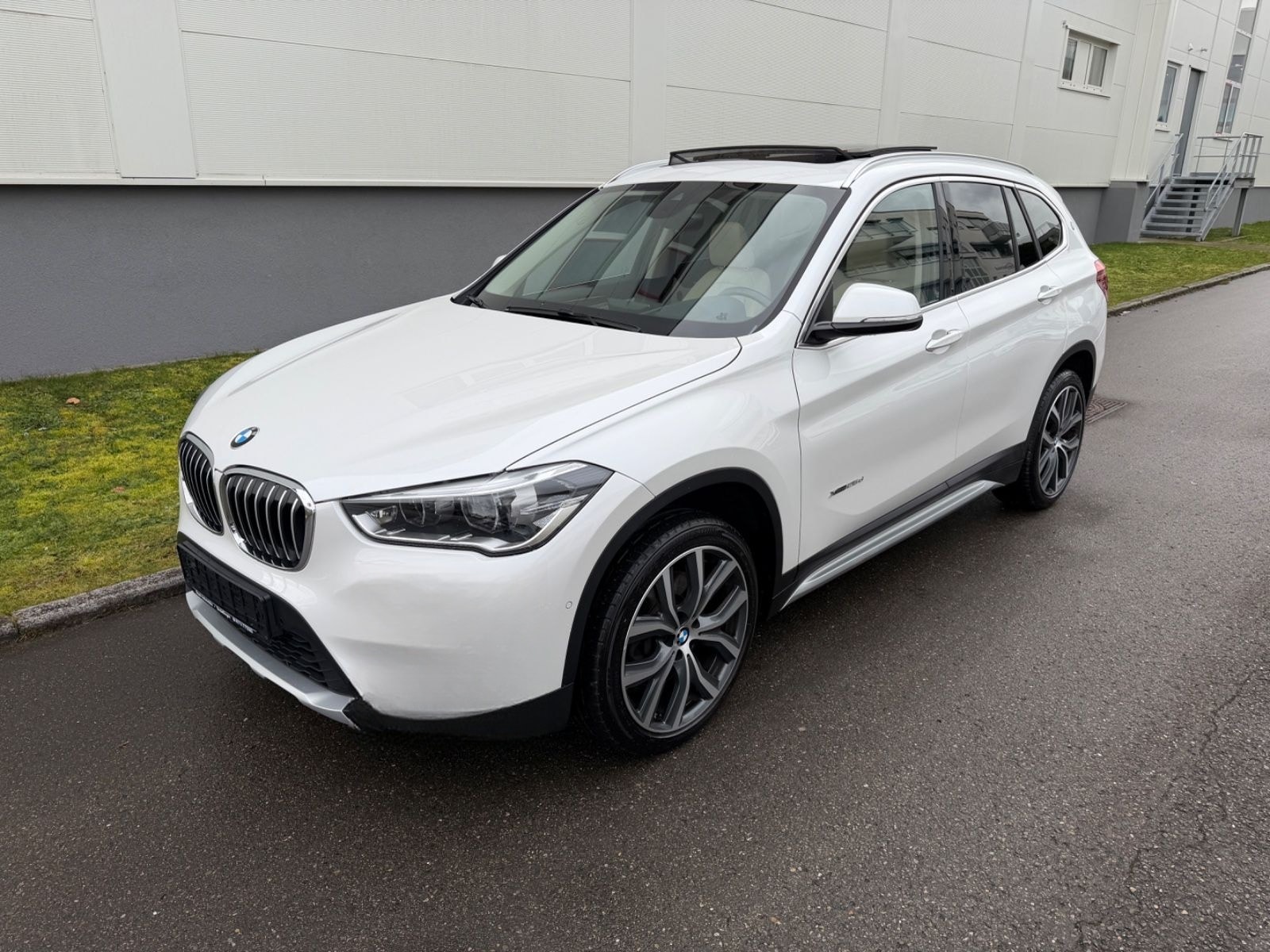 BMW X1 xDrive 25d*LED*PAN*HUD*KEY*H&K*KAM*AHK*NAV*19 foto 1