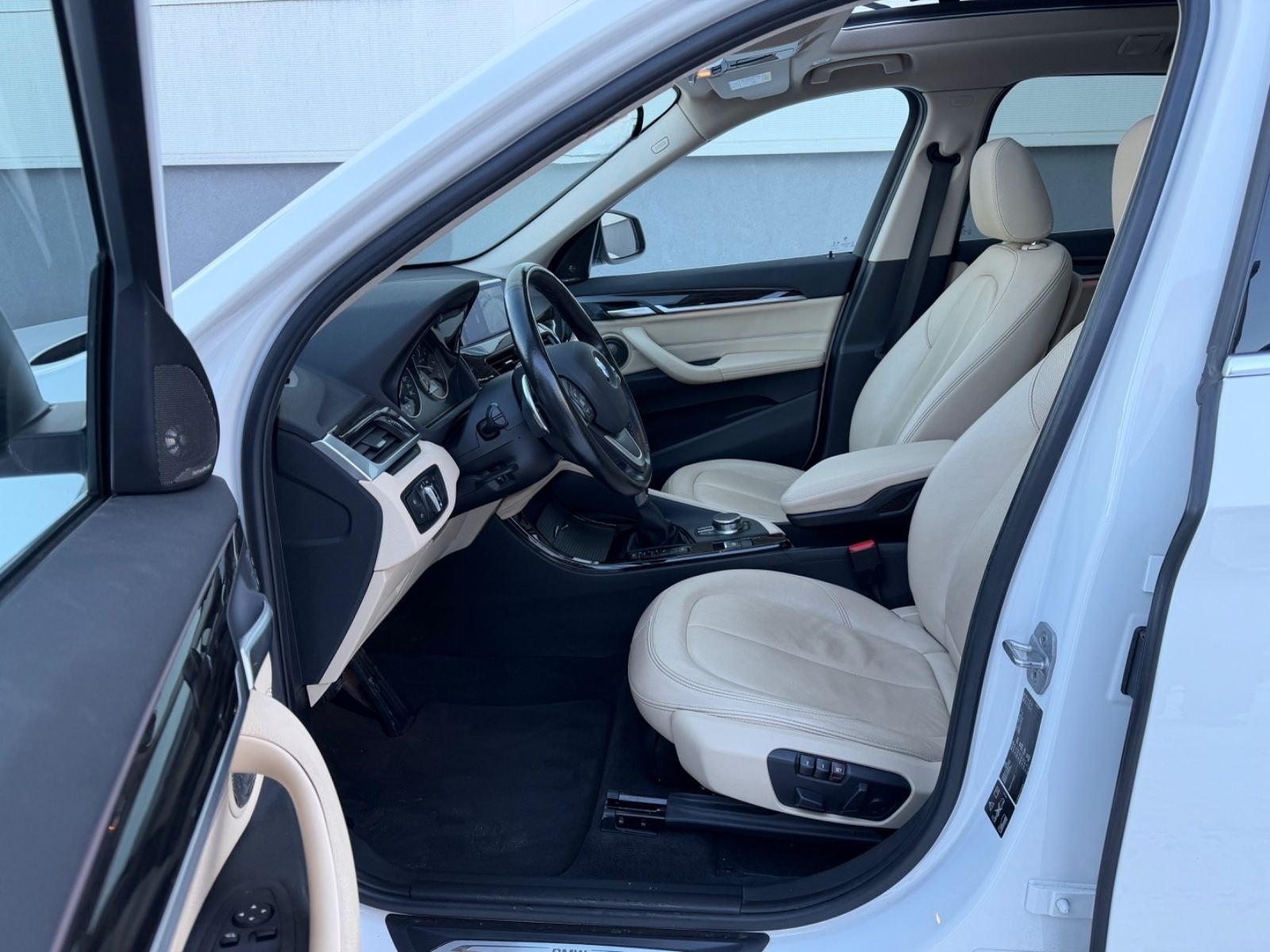 BMW X1 xDrive 25d*LED*PAN*HUD*KEY*H&K*KAM*AHK*NAV*19 foto 9