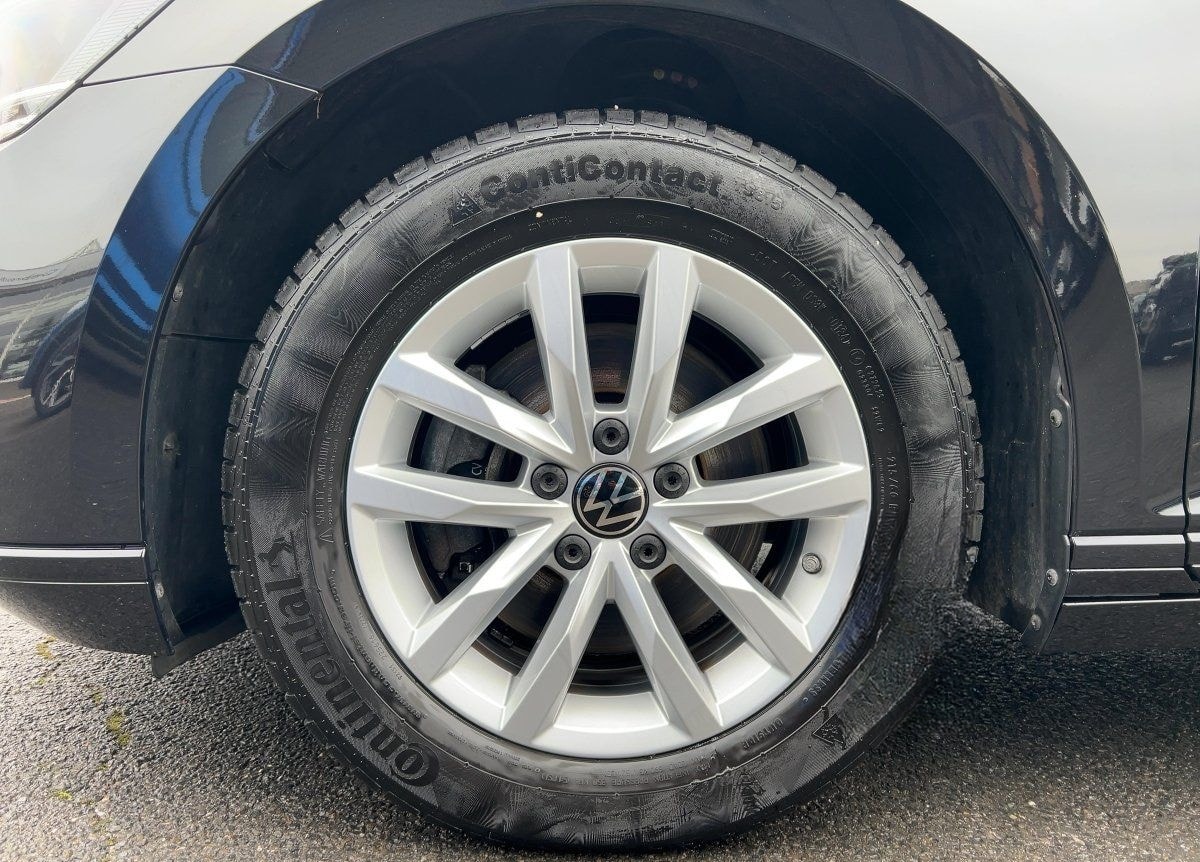 Volkswagen Passat Variant Business 1.5 TSI DSG APP+NAVI+AHK foto 13