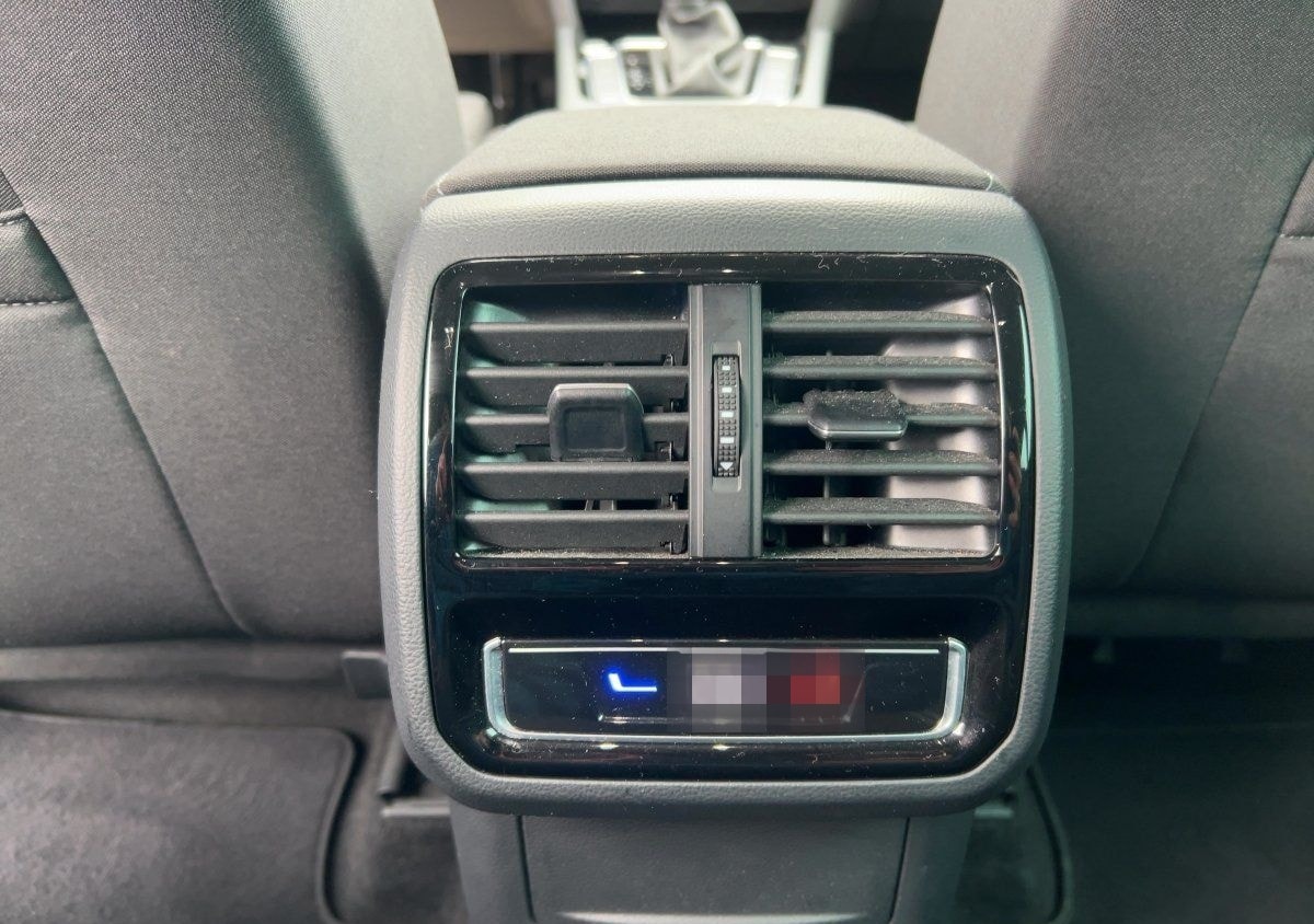 Volkswagen Passat Variant Business 1.5 TSI DSG APP+NAVI+AHK foto 16