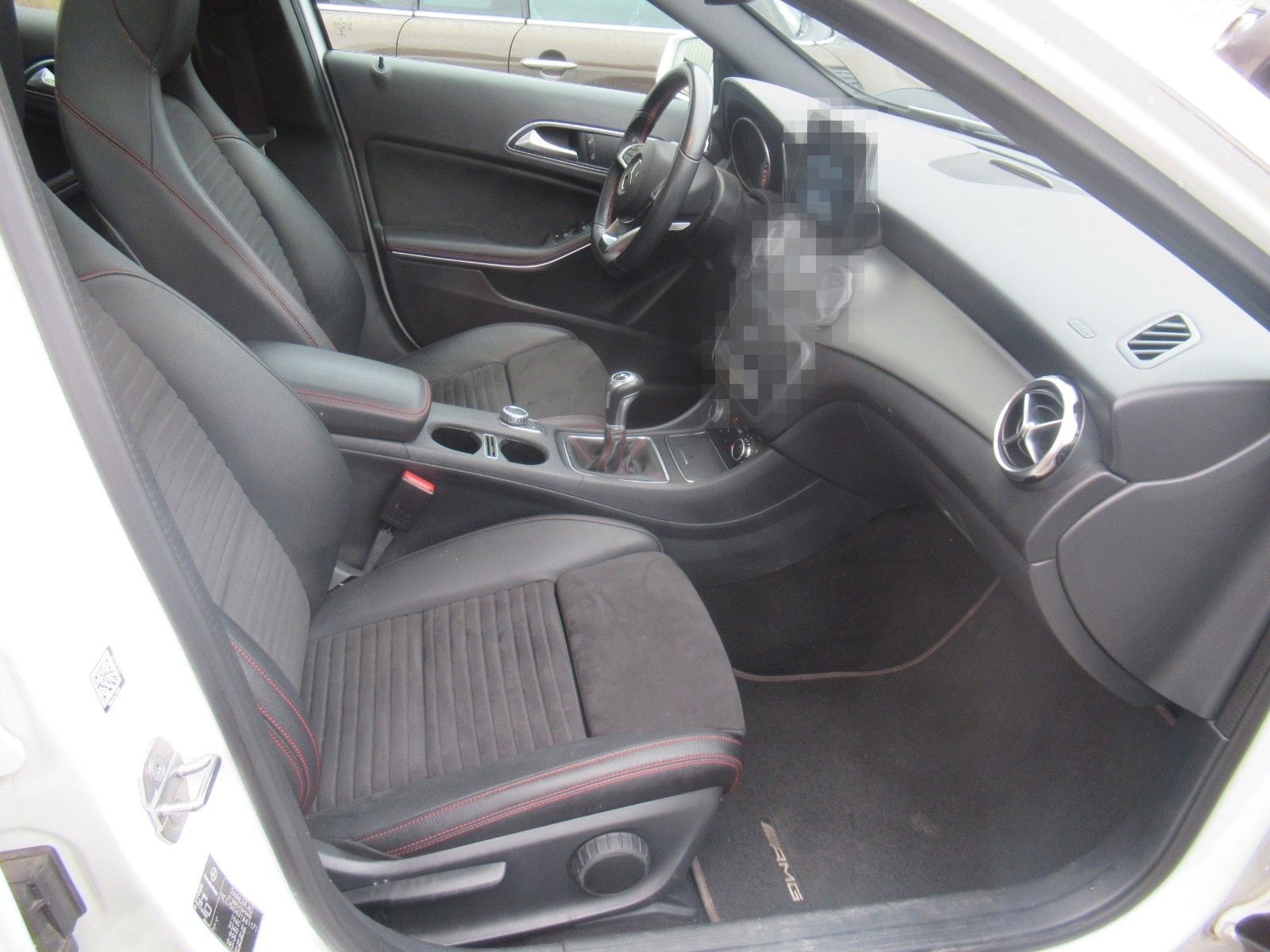 Mercedes-Benz GLA 200 AMG LINE-NAVI-PANO-LED-SHZ-2.HAND foto 24