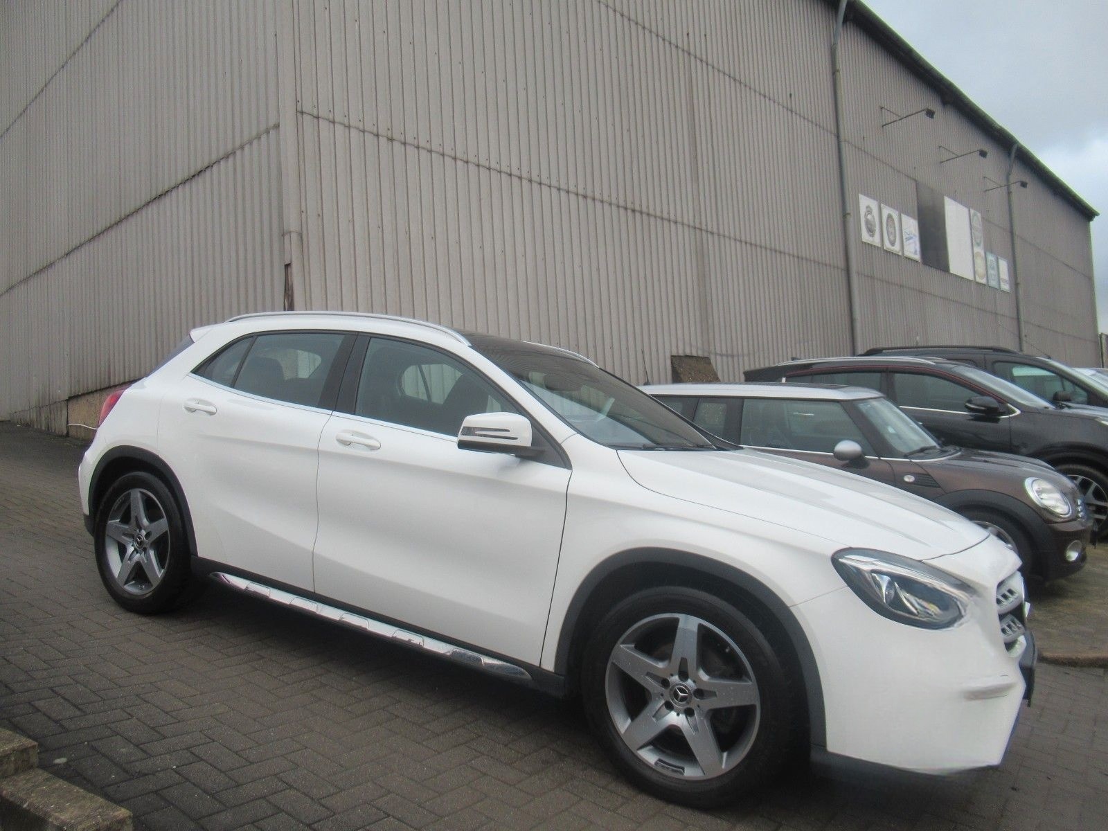 Mercedes-Benz GLA 200 AMG LINE-NAVI-PANO-LED-SHZ-2.HAND foto 10