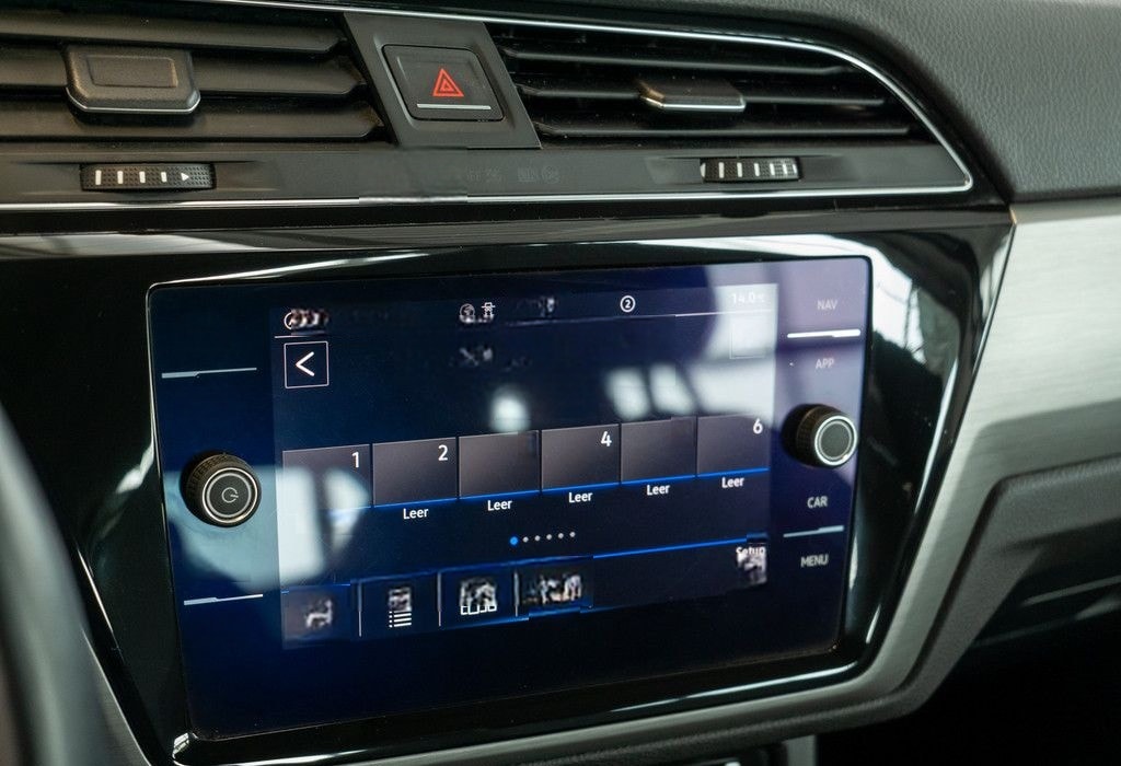 Volkswagen Touran Comfortline 2,0 l TDI ACC NAVI SPURH. BT foto 14