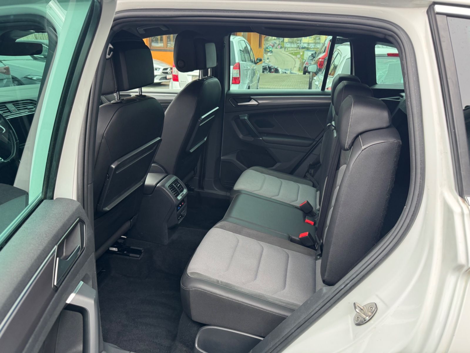 Volkswagen Tiguan Highline 4Motion**R-LINE Sportpaket** foto 14