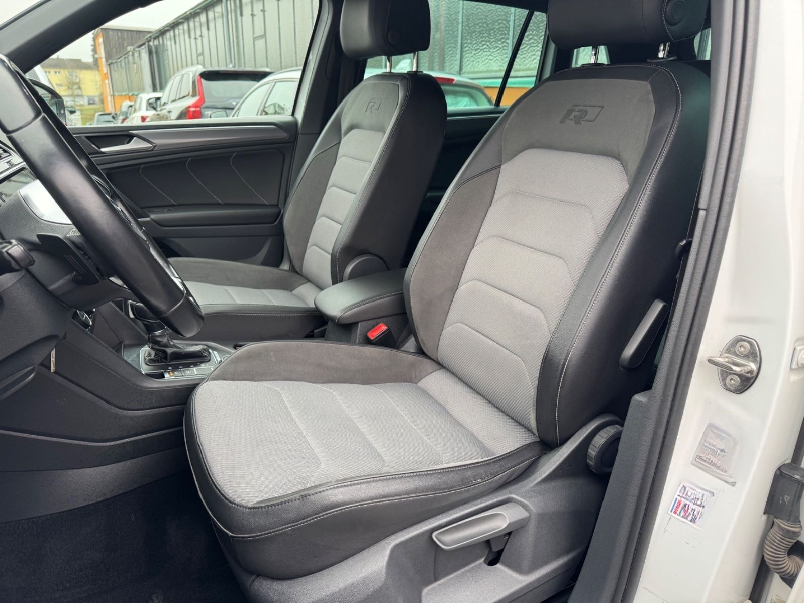 Volkswagen Tiguan Highline 4Motion**R-LINE Sportpaket** foto 7