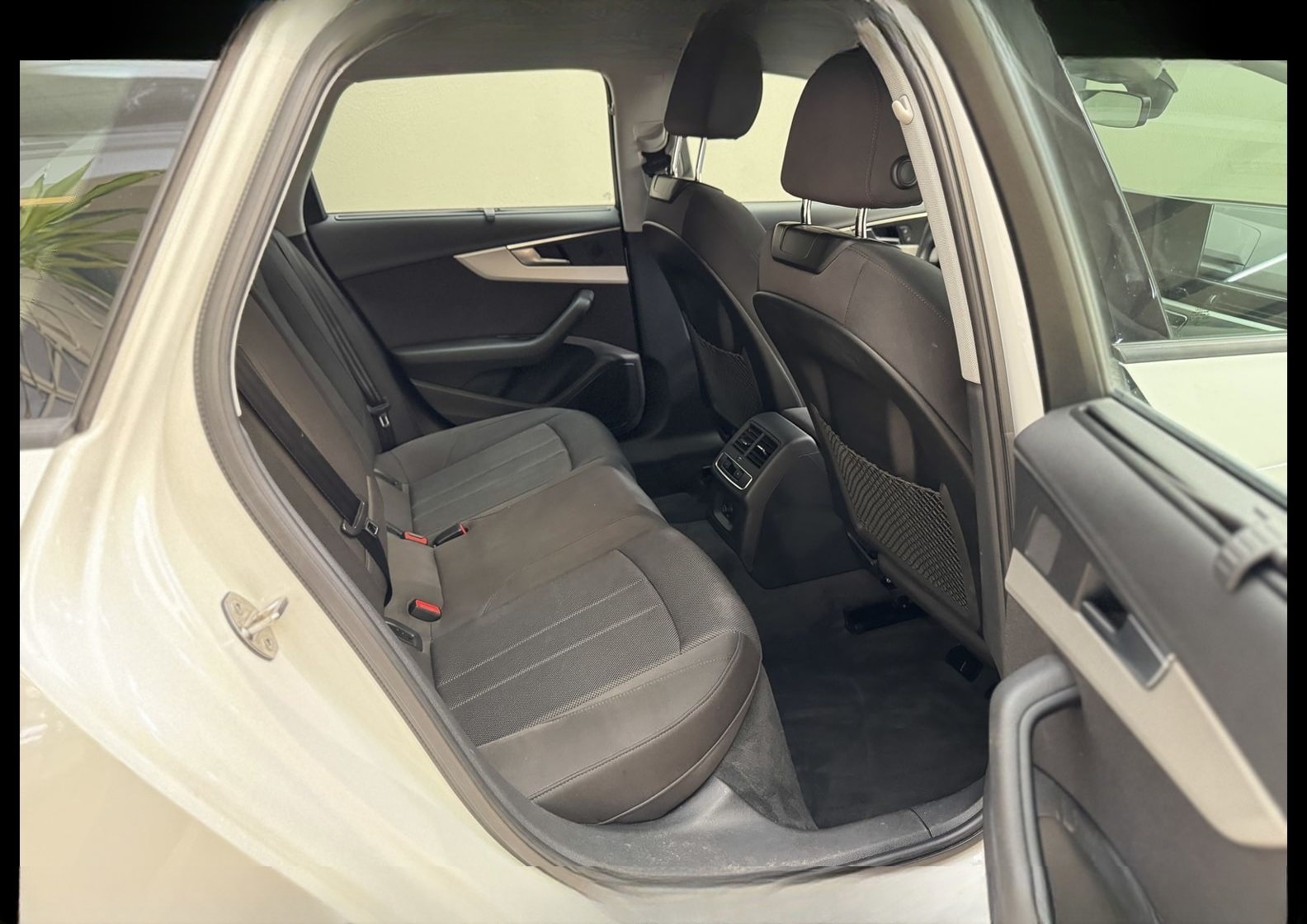 Audi A4 Avant Advanced 35TFSI Navi/Matrix/APS foto 16