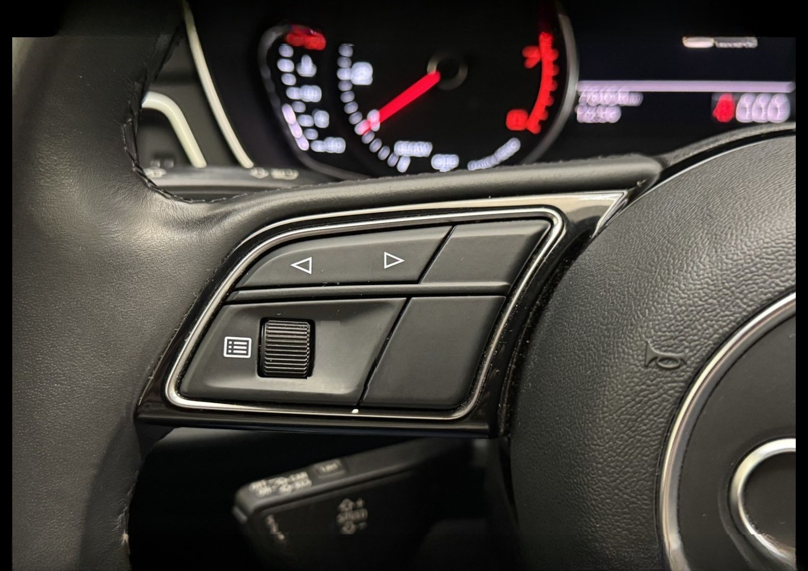 Audi A4 Avant Advanced 35TFSI Navi/Matrix/APS foto 24