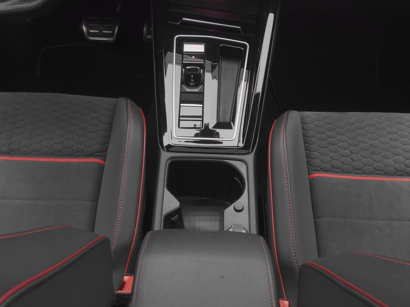 Volkswagen Golf VIII GTI Clubsport 2.0 TSI R-Abgas*PANO foto 12