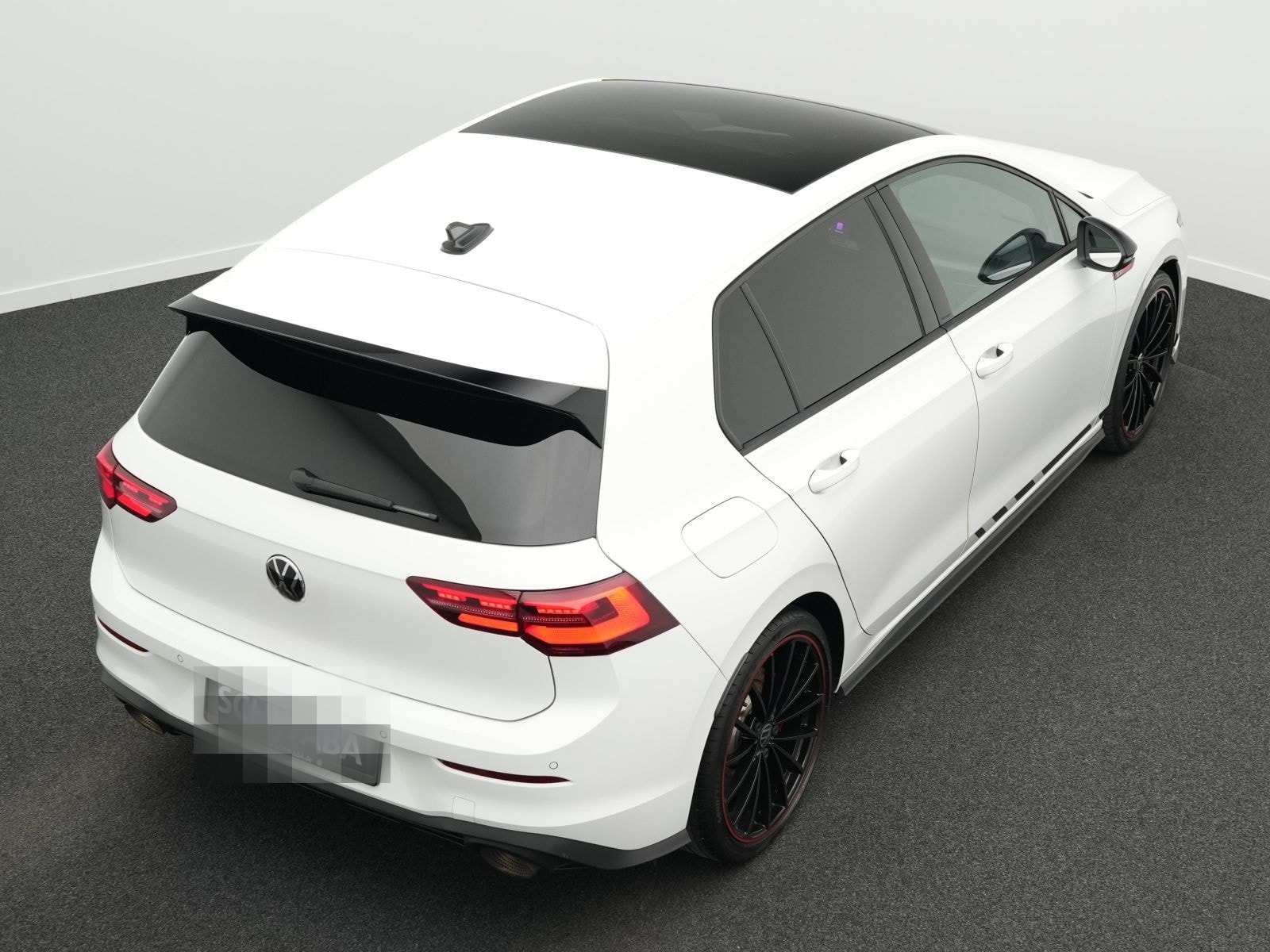 Volkswagen Golf VIII GTI Clubsport 2.0 TSI R-Abgas*PANO foto 17