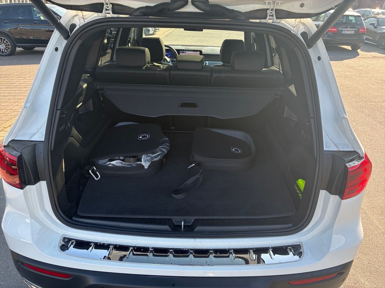 Mercedes-Benz EQB 300 4M MBUX+Progressive+Ambiente+CarPlay+AUT foto 13
