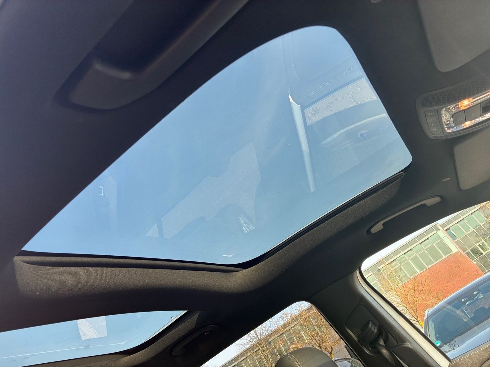 Mercedes-Benz EQB 300 4M MBUX+Progressive+Ambiente+CarPlay+AUT foto 16