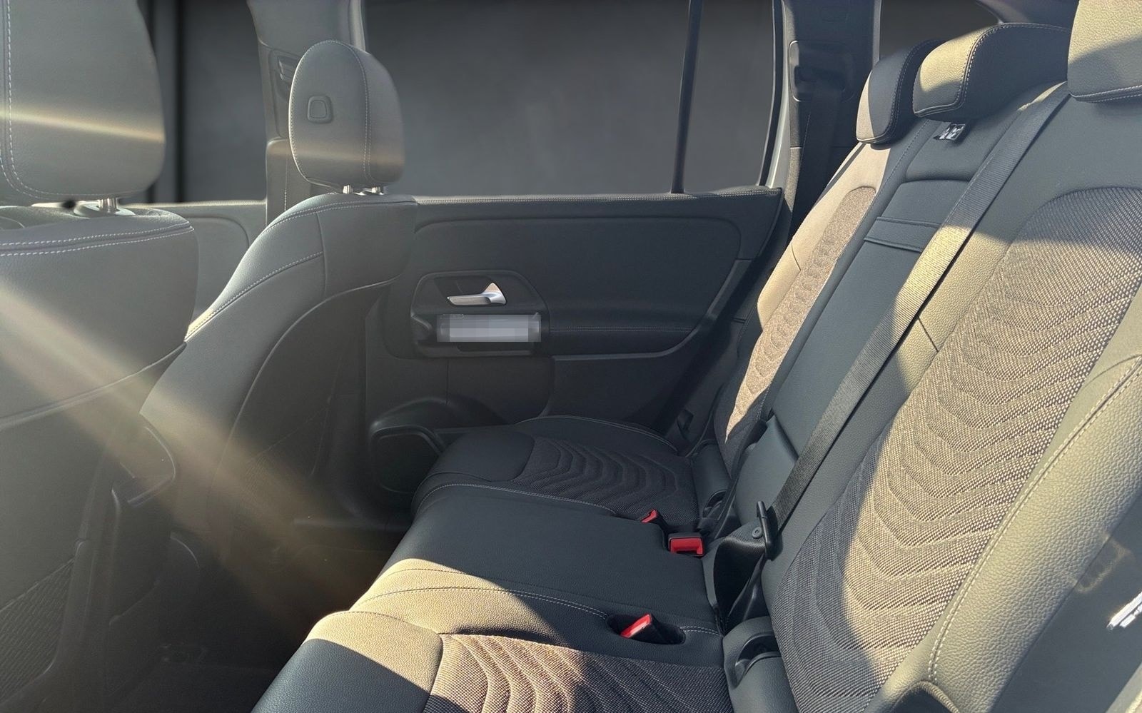 Mercedes-Benz EQB 300 4M MBUX+Progressive+Ambiente+CarPlay+AUT foto 9