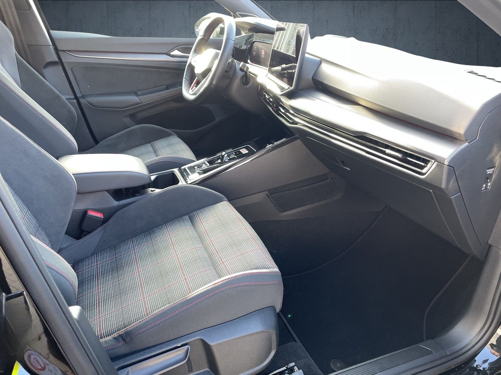 Volkswagen Golf GTI 2.0 TSI DSG ACC+360+Navi+HarmanKardon foto 20