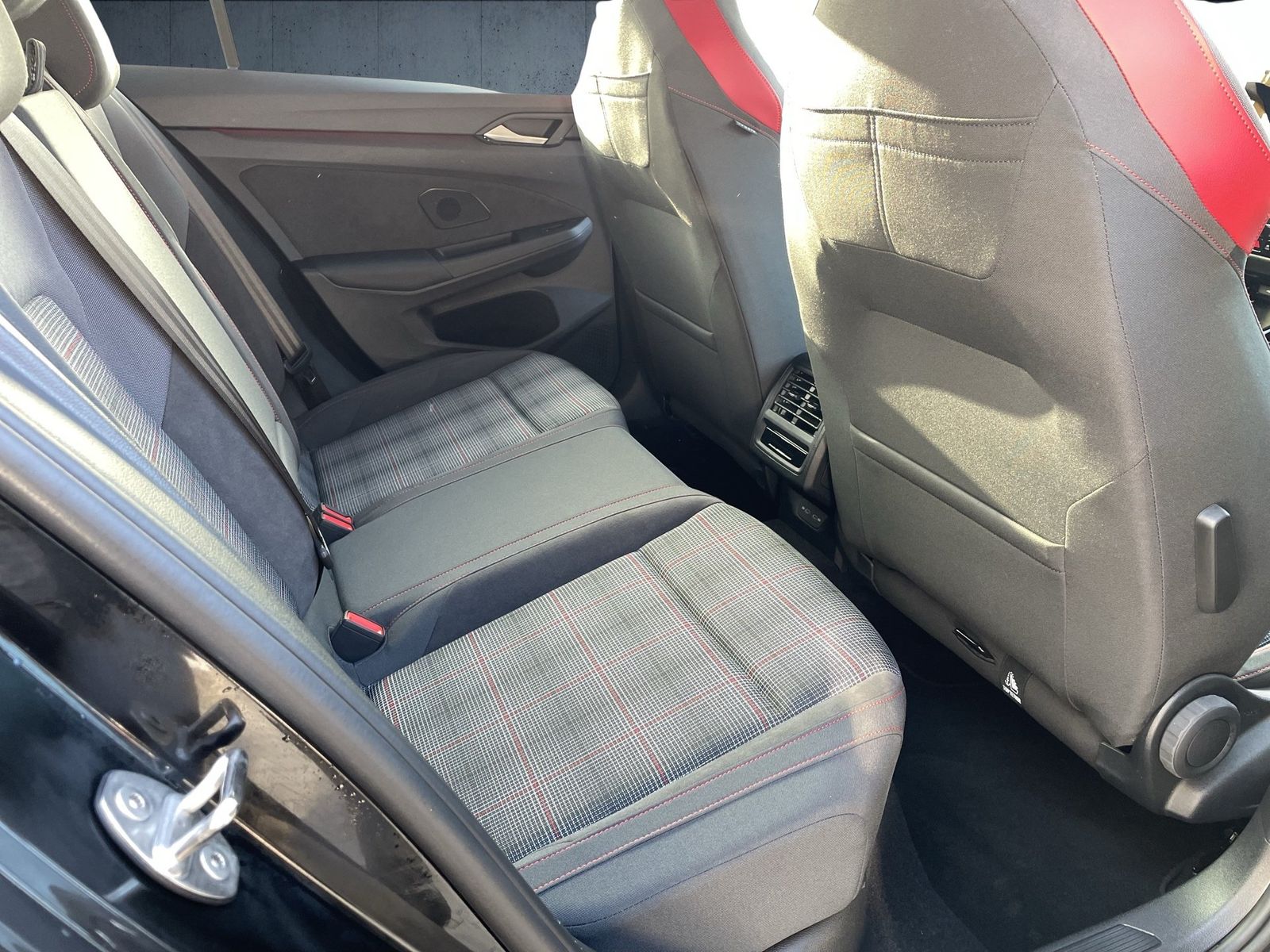 Volkswagen Golf GTI 2.0 TSI DSG ACC+360+Navi+HarmanKardon foto 21