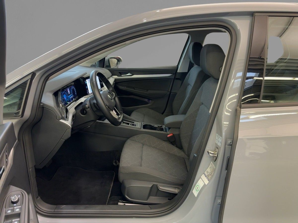 Volkswagen Golf VIII 2.0 TDI DSG Life ACC Kamera LED Navi foto 9