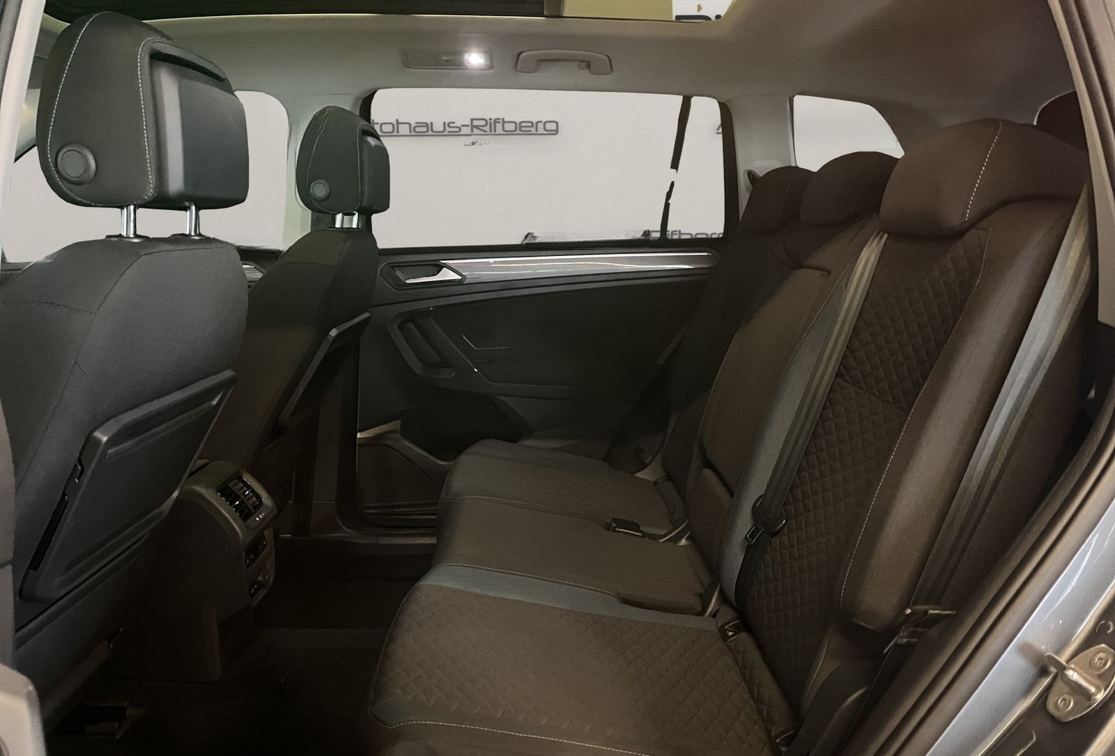 Volkswagen Tiguan Allspace 2,0 TDI DSG IQ PanD/HUD/Kamera foto 10