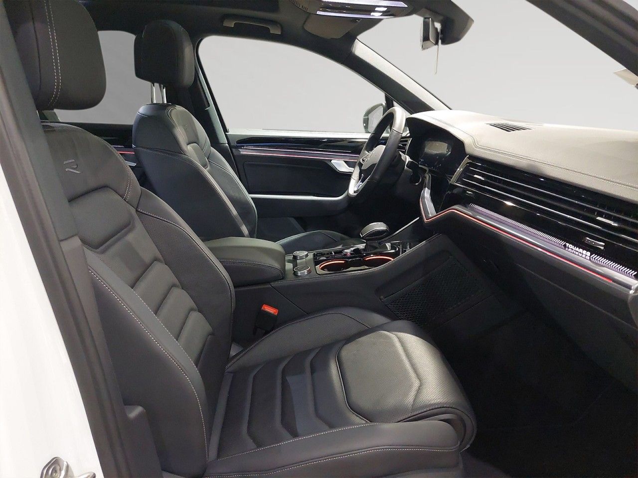 Volkswagen Touareg R 3.0 TSI eHybrid 4Motion PANO+NAVI+AHK foto 9