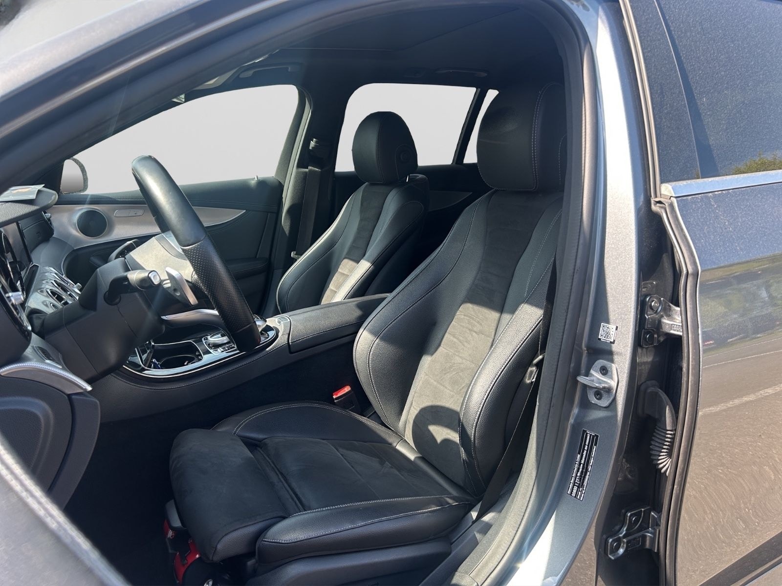 Mercedes-Benz E 220 d 4Matic AMG-Line / 1.Hand / Schiebedach foto 11