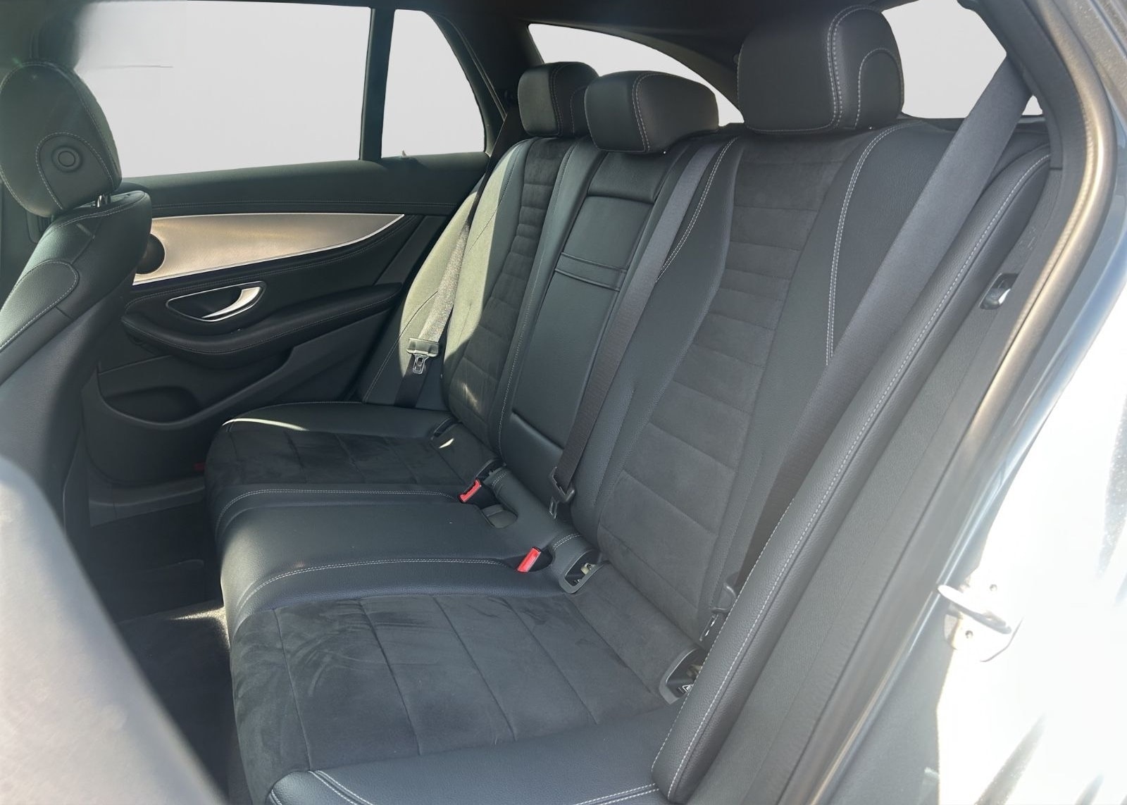 Mercedes-Benz E 220 d 4Matic AMG-Line / 1.Hand / Schiebedach foto 13